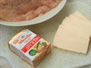 Пошаговое фото рецепта «Куриные рулетики с плавленным сыром»