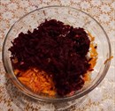 Пошаговое фото рецепта «Салат с редькой, свёклой и морковью»